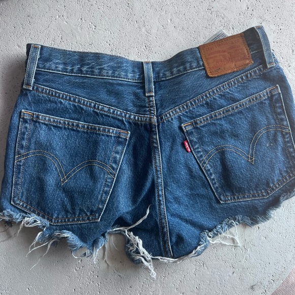 Levi 501 shorts - Picture 2 of 5